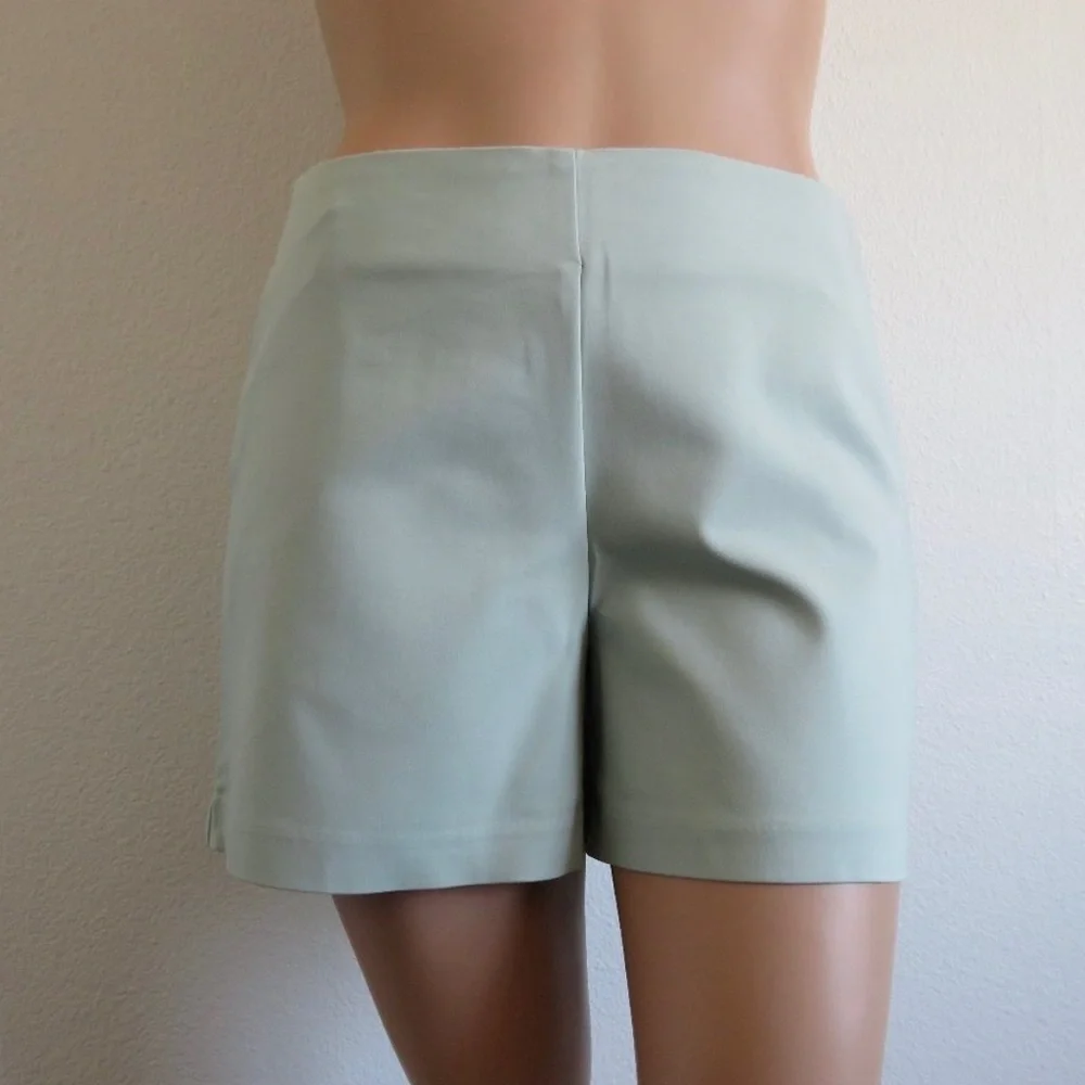 MAURICES Jeans Trouser Casual Shorts Plus Mint Green Size 15/16 NWT - Picture 2 of 2